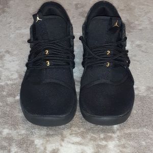 Jordan first class blackened metallic kids sneak